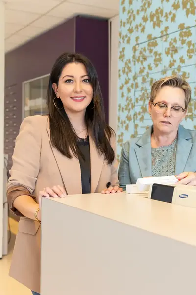 Apothekers controleren medicijnen.
