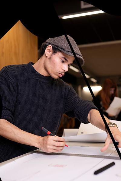 Student fashion maakt ontwerptekening