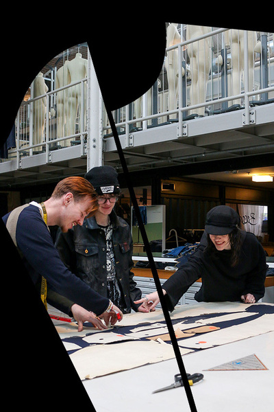 Studenten Fashion werken samen aan ontwerp