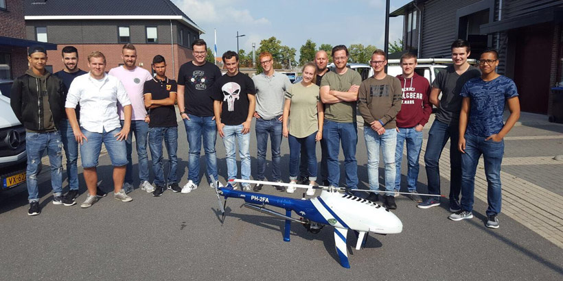 Studenten Vliegtuigtechniek ronden pilot keuzedeel Dronetechniek af