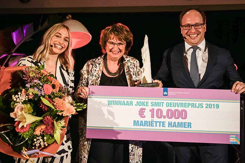 Mariëtte Hamer wint Joke Smit Prijs op MBO College Poort