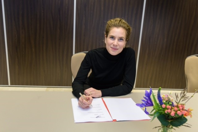 Wethouder Simone Kukenheim op werkbezoek in NH-hotel Zuid