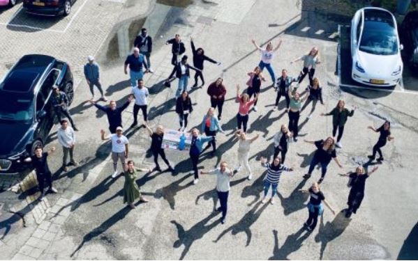 Studenten halen € 1500 op voor Stichting MIVA