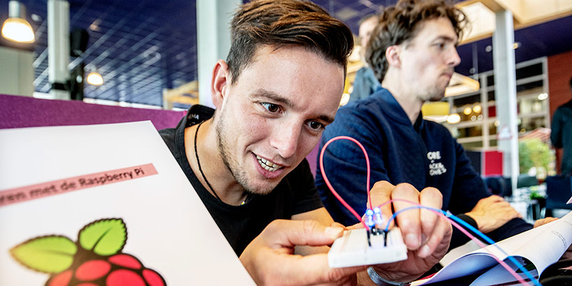 De strijd is begonnen: welk schoolteam wint de Raspberry Pi competitie?