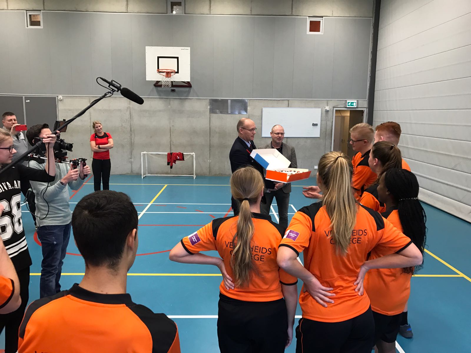 Studenten helpen bij geweldsincident NS