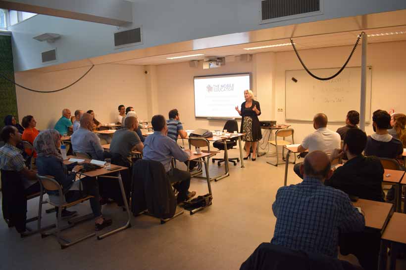 Amsterdamse statushouders opgeleid tot Engels docent